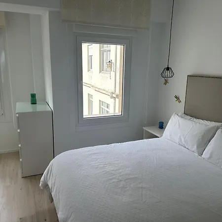 Piso Con Vistas A La Playa De Riazor Apartman *