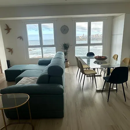Piso Con Vistas A La Playa De Riazor A Coruña