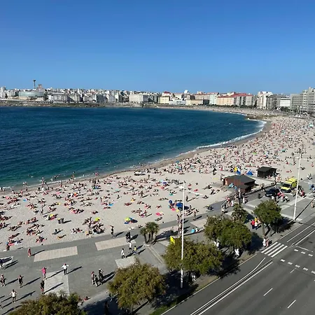 Piso Con Vistas A La Playa De Riazor Apartman *