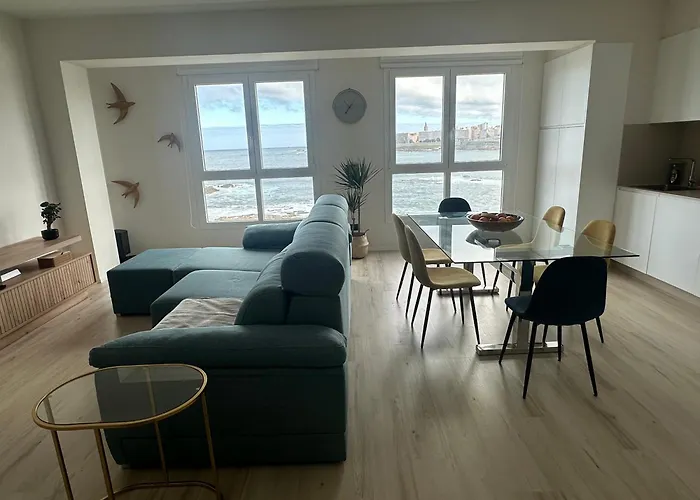 Piso Con Vistas A La Playa De Riazor A Coruña